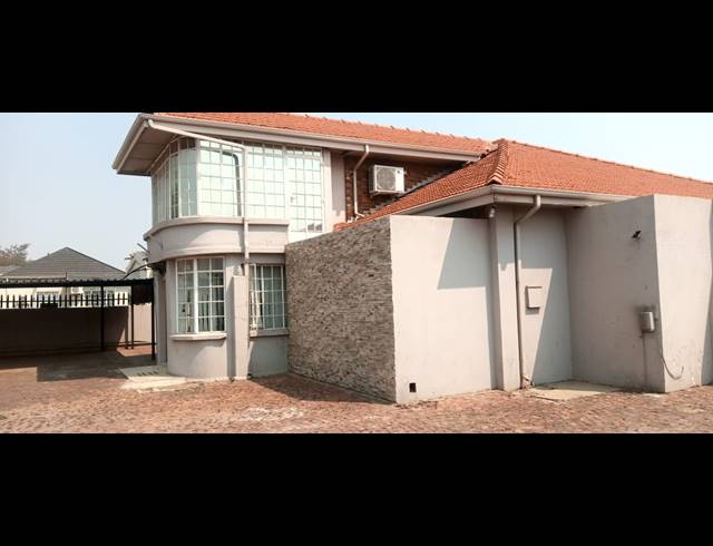 130M² BED & BREAKFAST TO LET IN BENONI CENTRAL